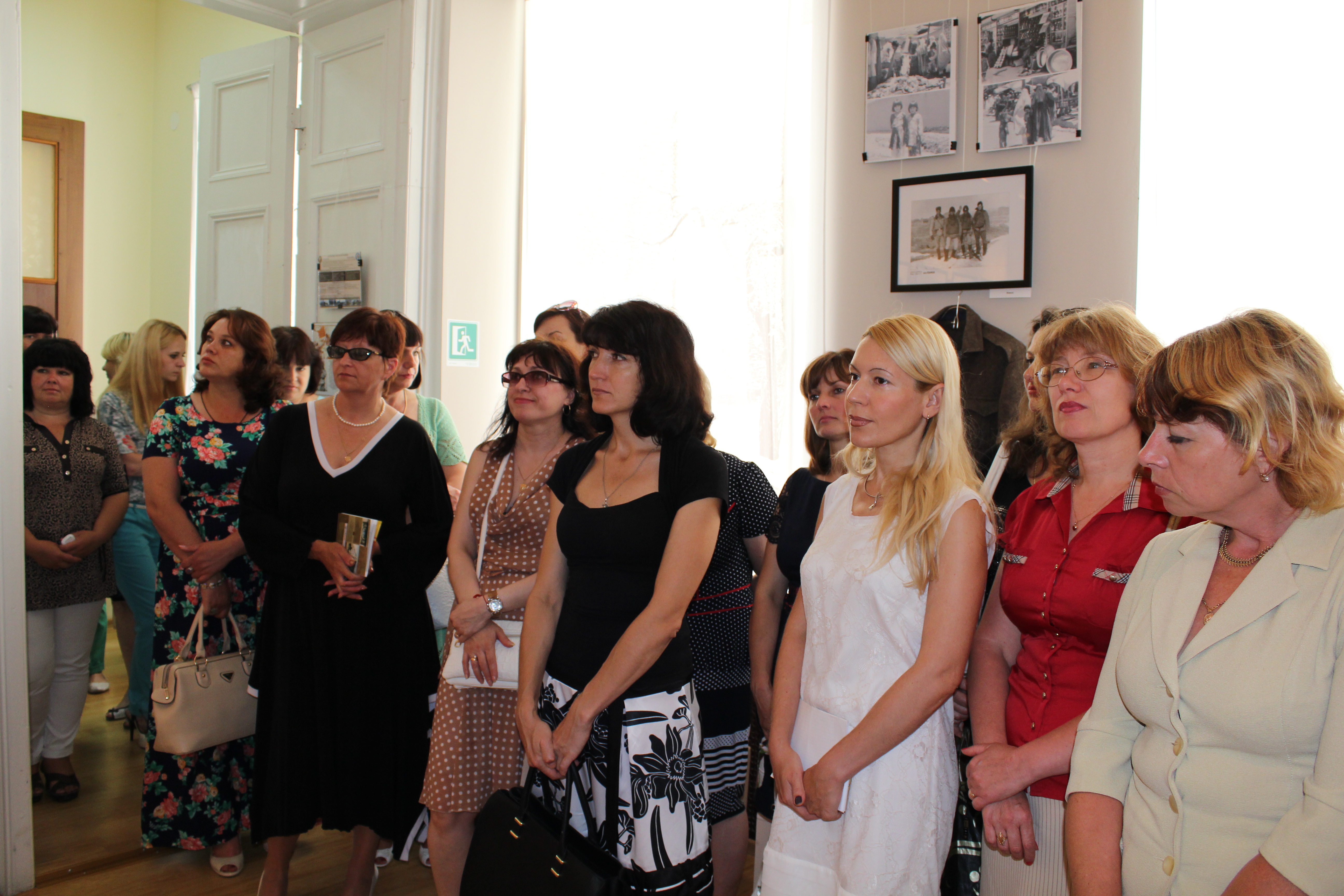 Посещение гостями празника, посвященного Дню семьи, любви и верности, музея истории города Симферополя