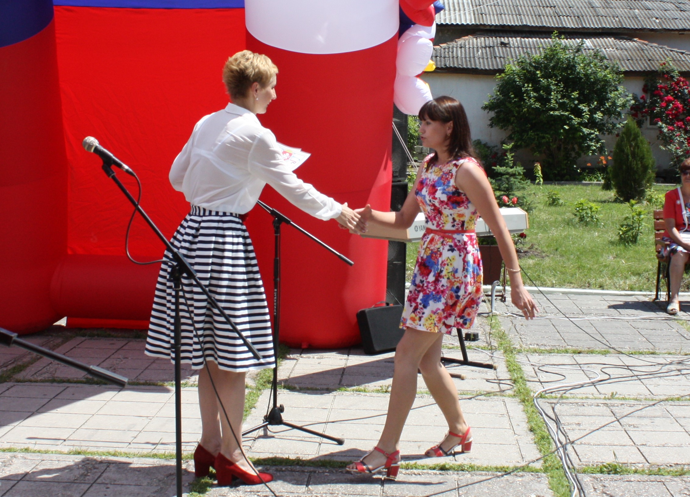 Территориальная избирательная комиссия Кировского района Республики Крым приняла участие в праздничном мероприятии, приуроченном Дню России, и подвела итоги конкурса