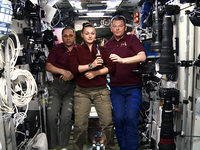 Космонавты Международной космической станции обратились к крымчанам