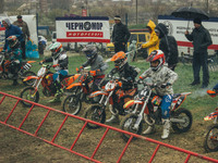 Мотокросс в Симферополе посвятили 73-й годовщине освобождения города от немецко-фашистских захватчиков