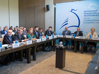 На реконструкцию спортивных объектов Крыма в этом году из федерального бюджета выделено свыше 300 млн рублей — Елизавета Кожичева