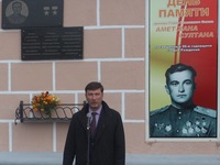 Яркая жизнь, безграничный героизм Амет-Хана Султана останутся в нашей памяти навсегда – Заур Смирнов