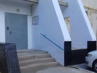 По предписанию Инспекции восстановлена входная группа подъезда многоквартирного дома в г.Саки