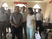 Владимир Константинов посетил МФЦ в городе Судак