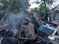 Сотрудники пожарной части с. Журавки отстояли от огня соседние жилые строения