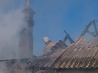 Сотрудники чрезвычайного ведомства в течение суток трижды выезжали на тушение пожаров