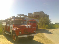 Крымские пожарные продолжают ликвидировать загорания сухой растительности