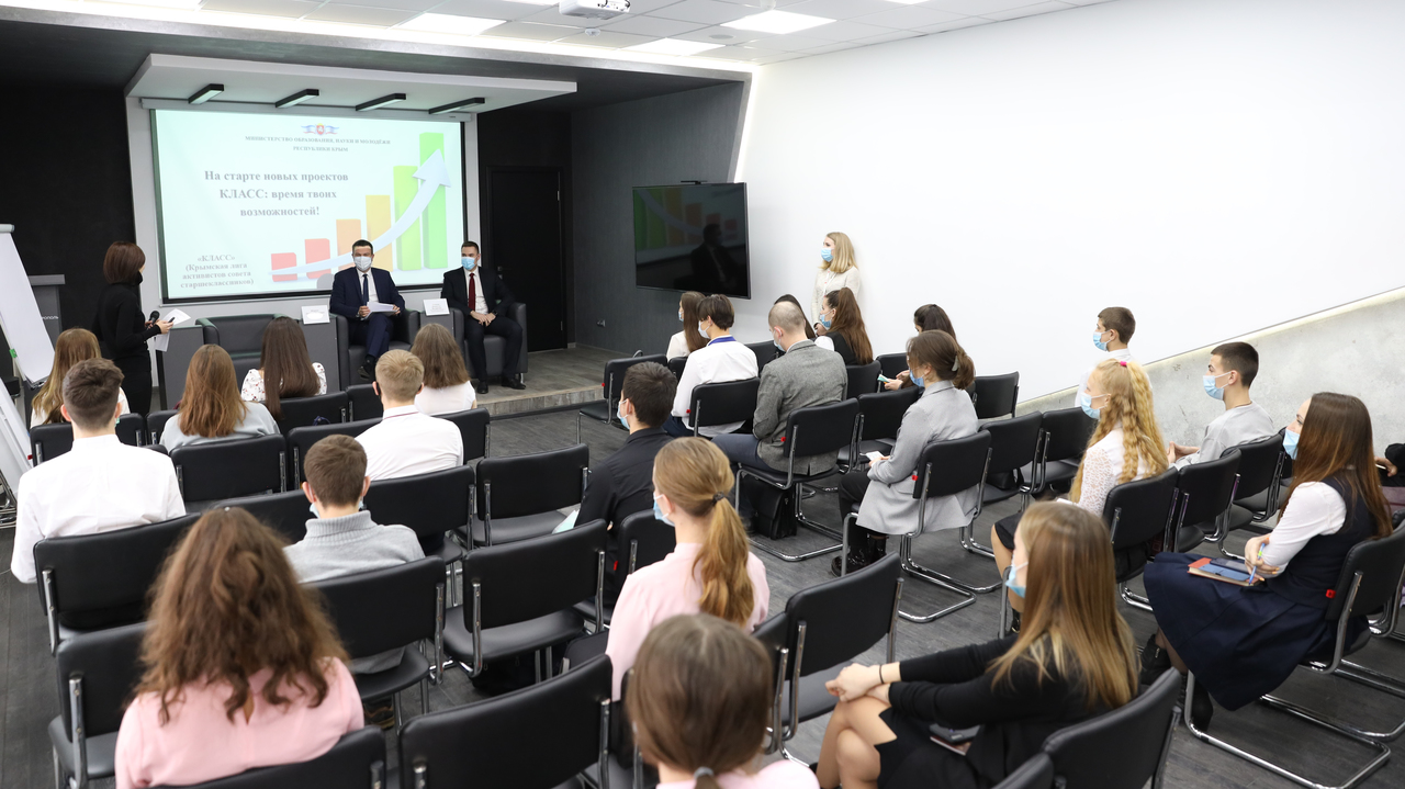 Встречи с инициативной молодежью являются хорошим импульсом для решения социально-экономических задач – Дмитрий Шеряко