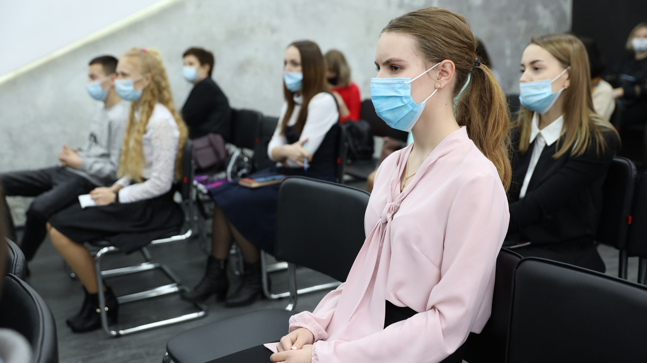 Встречи с инициативной молодежью являются хорошим импульсом для решения социально-экономических задач – Дмитрий Шеряко