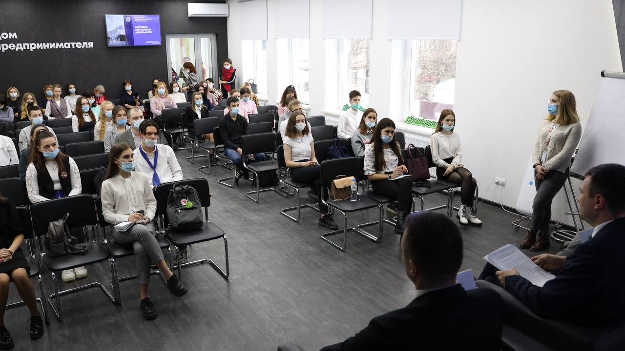 Встречи с инициативной молодежью являются хорошим импульсом для решения социально-экономических задач – Дмитрий Шеряко