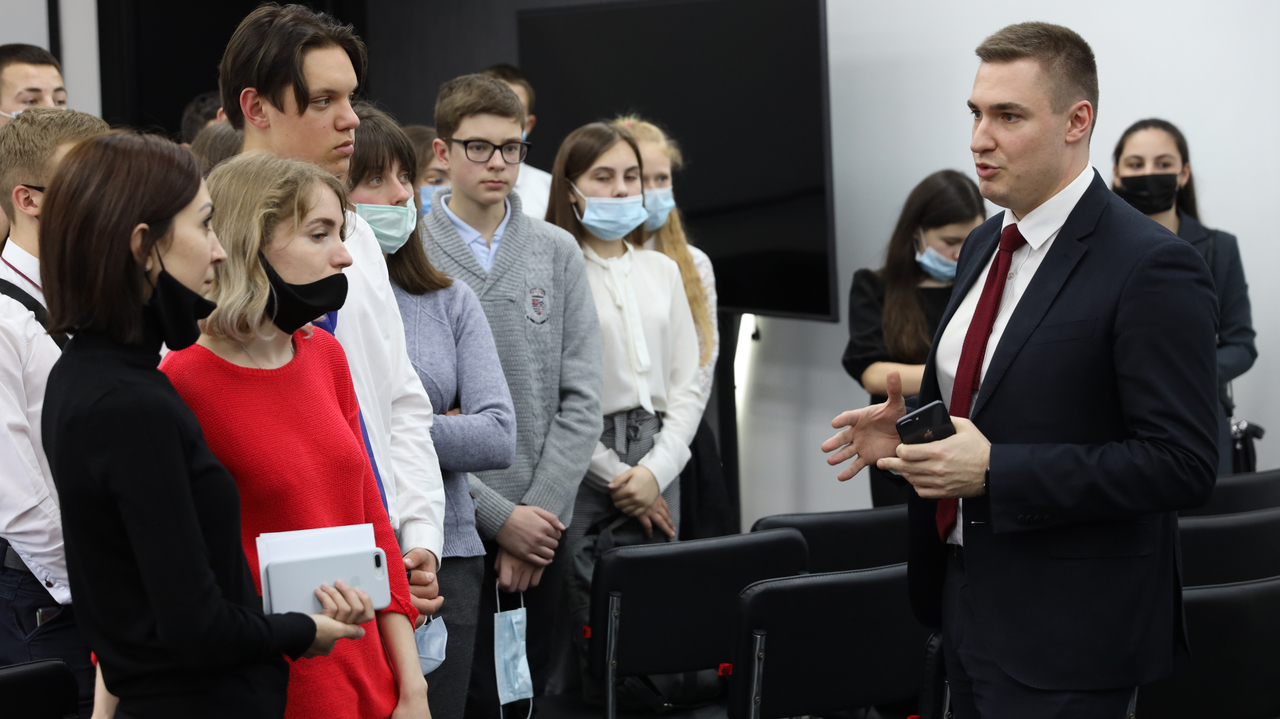 Встречи с инициативной молодежью являются хорошим импульсом для решения социально-экономических задач – Дмитрий Шеряко