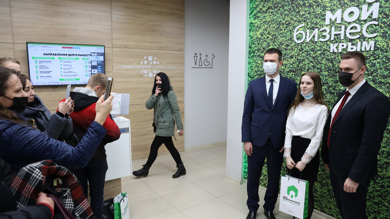 Встречи с инициативной молодежью являются хорошим импульсом для решения социально-экономических задач – Дмитрий Шеряко