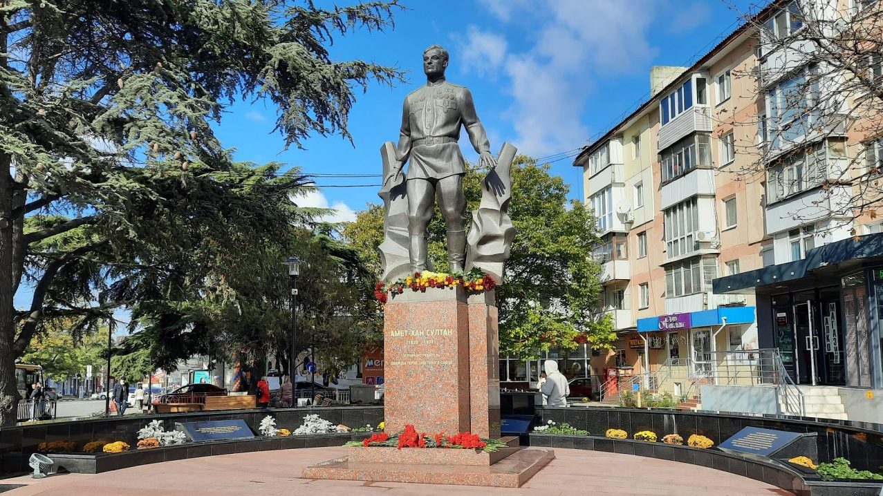 Мероприятия, посвященные 101-й годовщине со дня рождения Амет-Хана Султана, прошли в Крыму