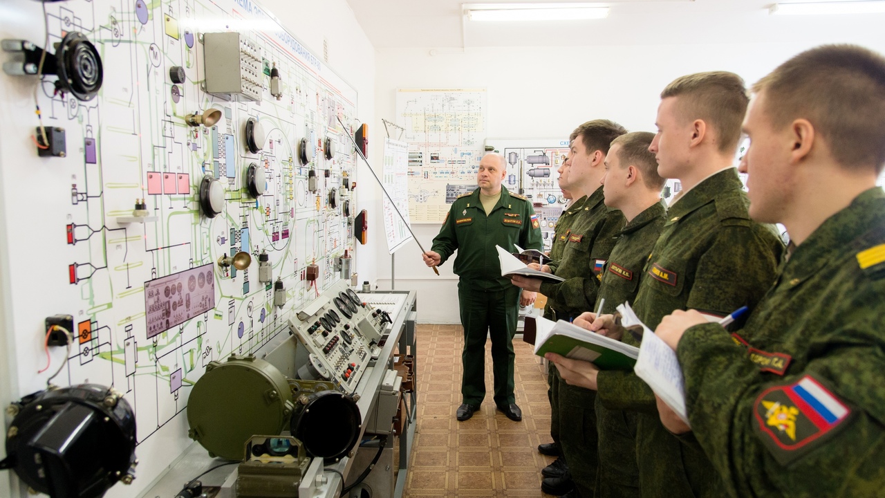 Есть такая профессия - Родину защищать! Судакский военкомат приглашает  абитуриентов в военно-учебные заведения России | 28.01.2022 | Судак -  БезФормата